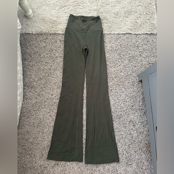 lululemon athletica Olive Green Leggings - Picture 1 of 4